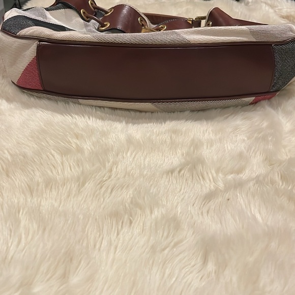 Burberry Authentic Bag - Picture 8 of 8